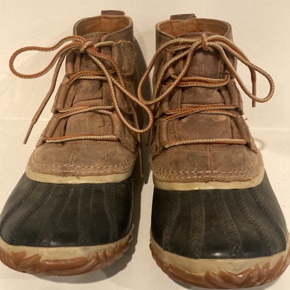 Sorel Out N About Leather Duck Boot - Picture 2 of 5